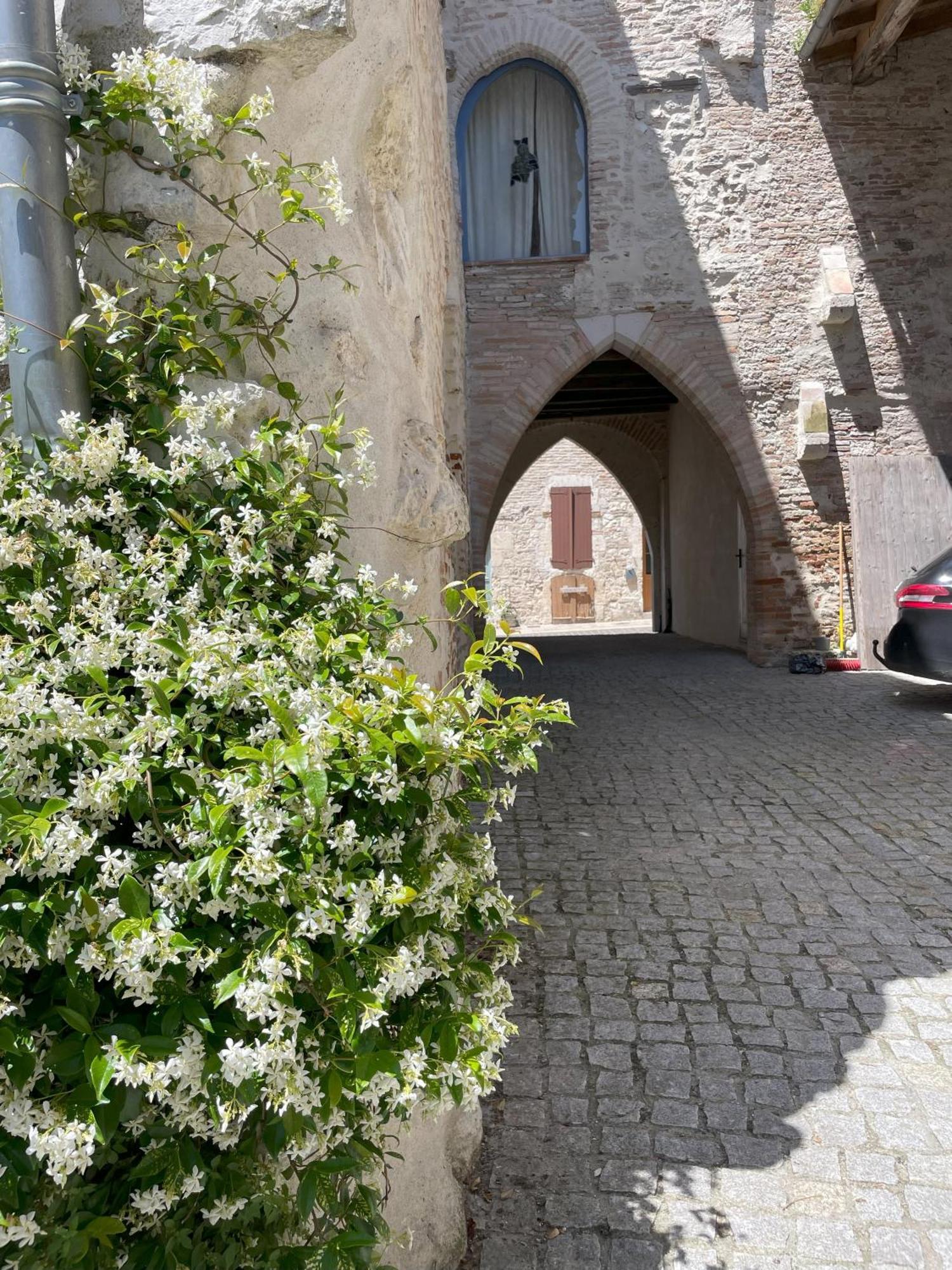 La Chambre Bleue Guest House Lauzerte Exterior photo